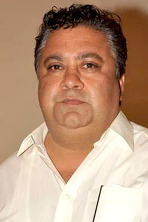 Manoj Pahwa headshot