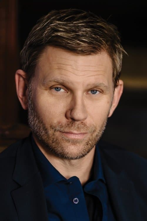 Mark Pellegrino headshot
