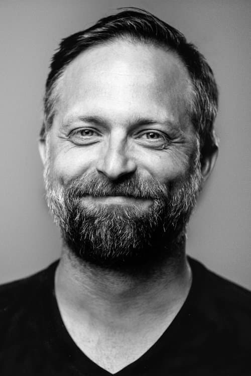 Ethan Vincent headshot