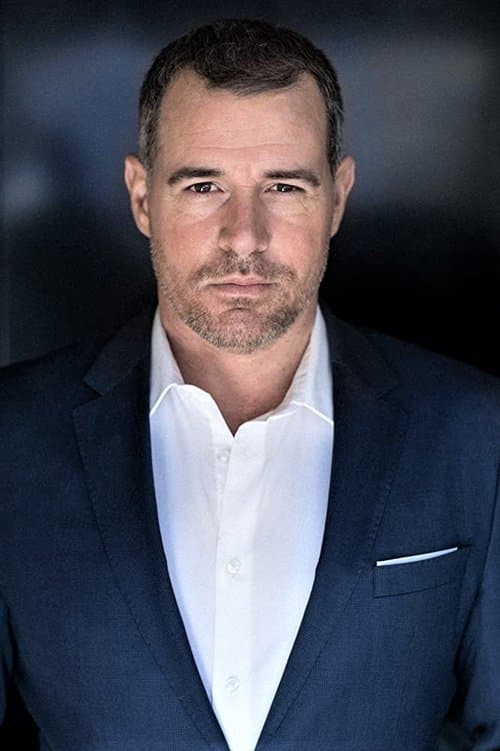 Derek Phillips headshot