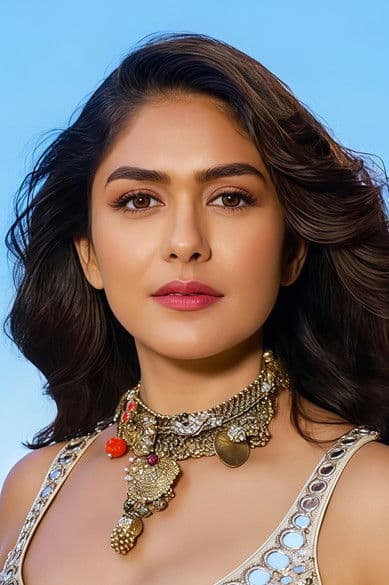 Mrunal Thakur headshot