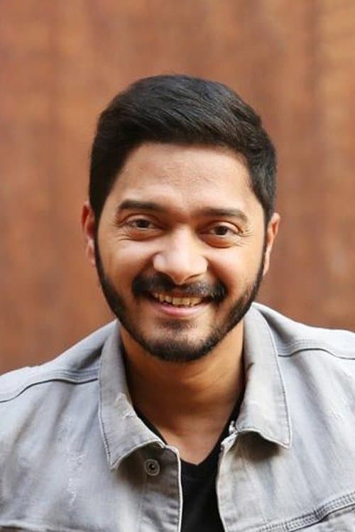 Shreyas Talpade headshot