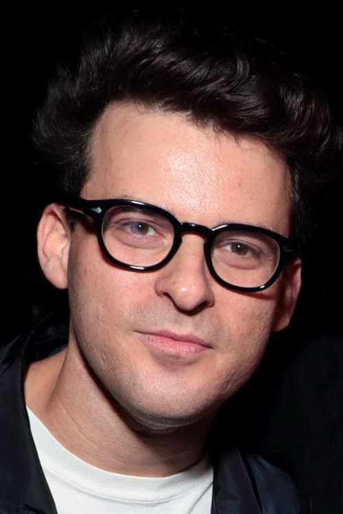 Eli Bush headshot