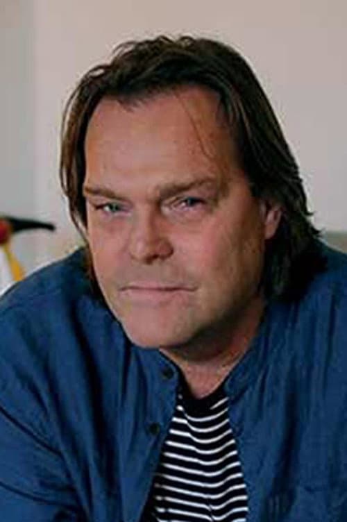 Glyn Baker headshot
