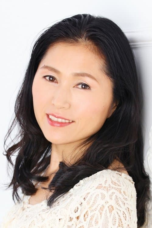 Emi Shinohara headshot