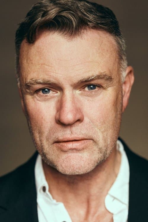 Julian Lewis Jones headshot