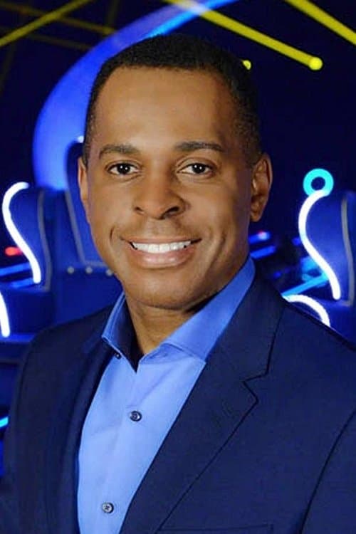Andi Peters headshot