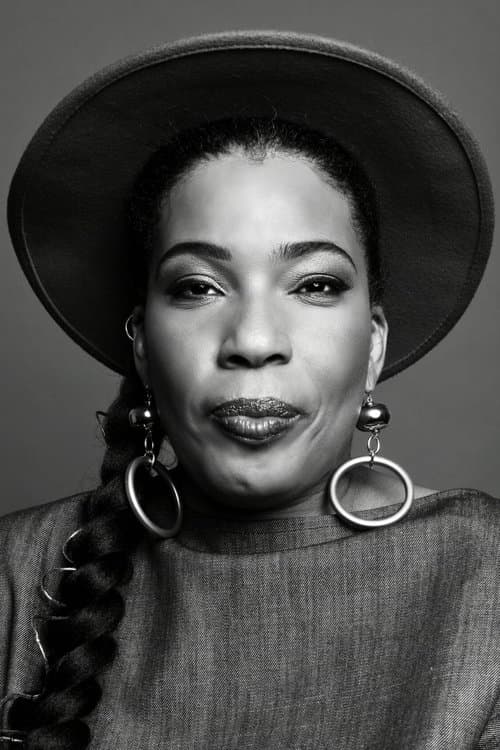 Macy Gray headshot