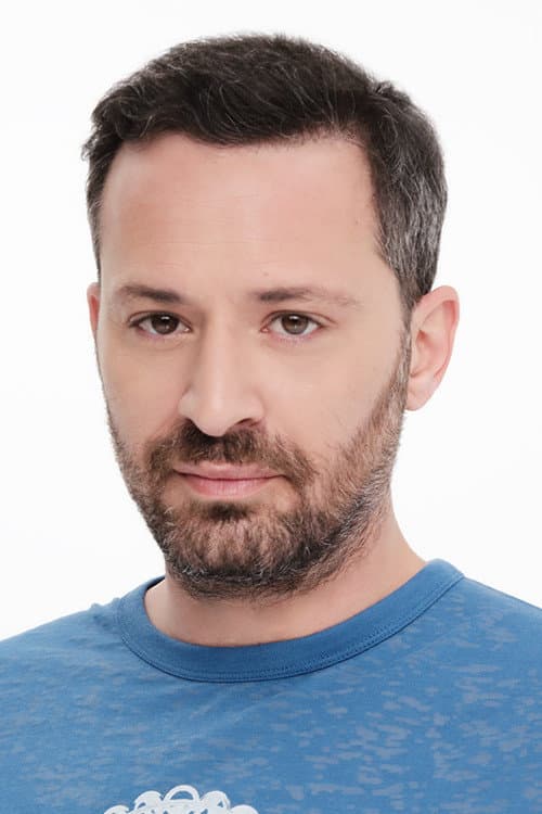 Paris Thomopoulos headshot