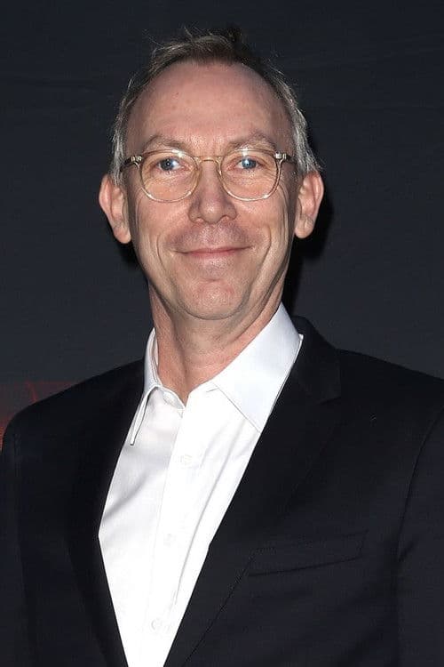 Simon McQuoid headshot