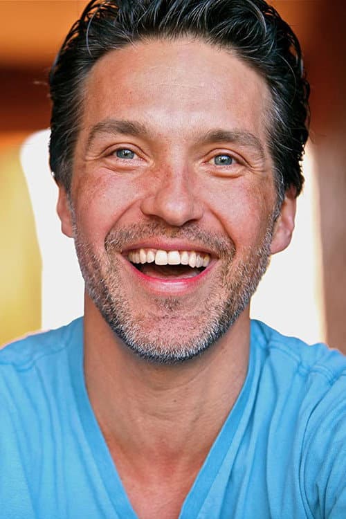 Mike Powers headshot
