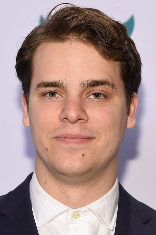 Gabriel Gundacker headshot