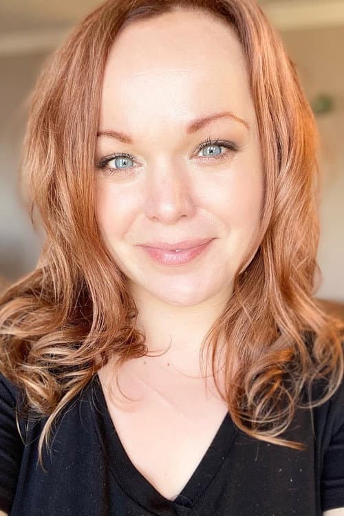Allison Crowe headshot