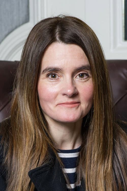 Shirley Henderson headshot
