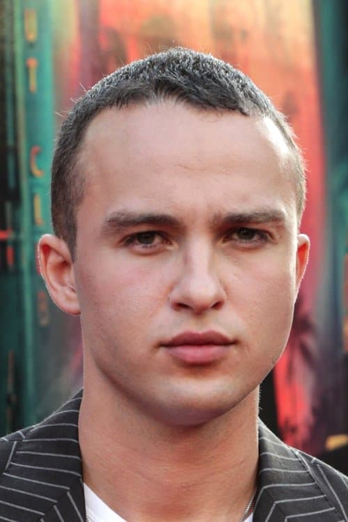 Mojean Aria headshot