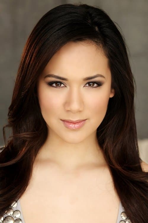 Samantha Win headshot