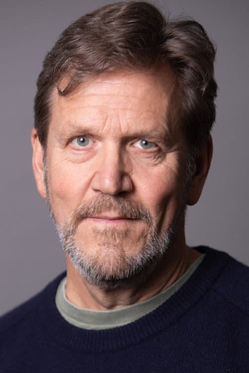 Daniel Hagen headshot