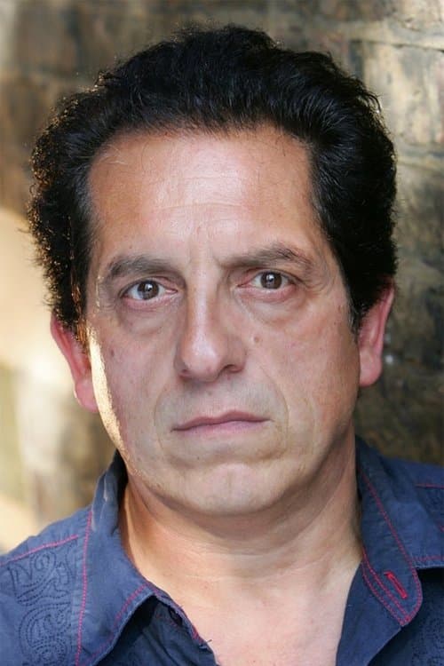 Nej Adamson headshot