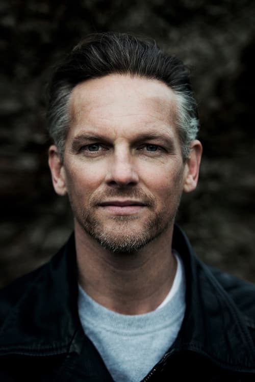 Barry Atsma headshot