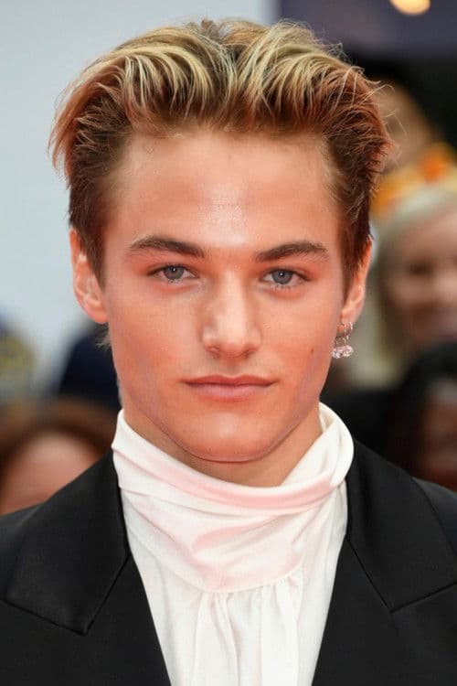 Mitchell Hoog headshot