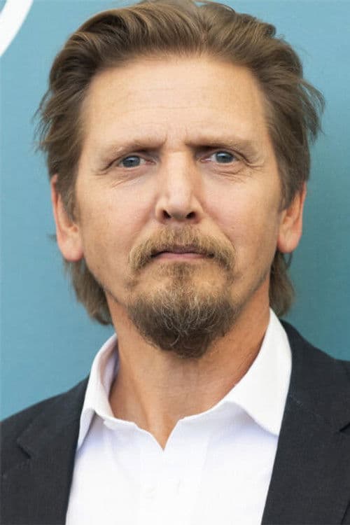 Barry Pepper headshot
