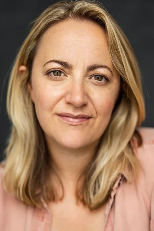 Lucy Thackeray headshot