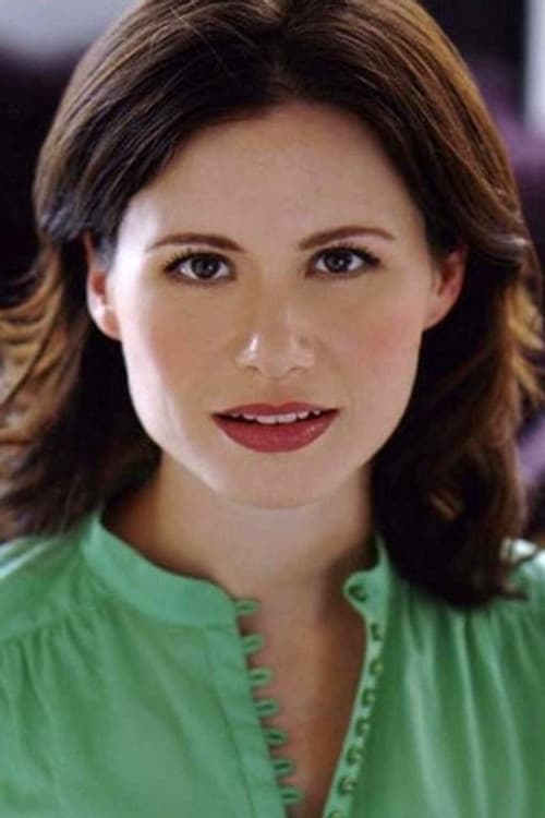 Maggie Lacey headshot