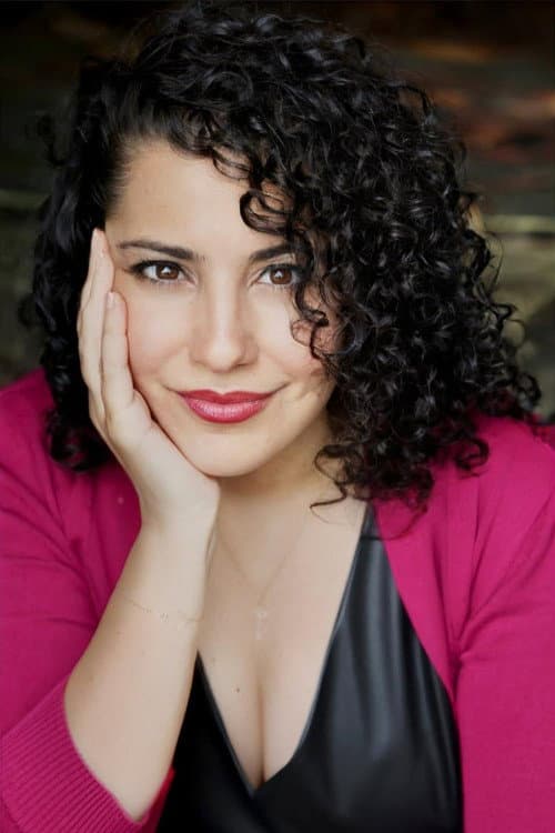 Julie Garnye headshot