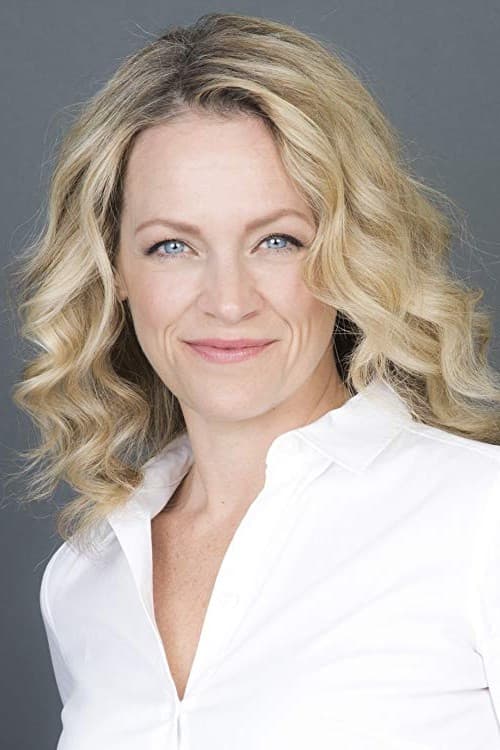 Stephanie Moore headshot