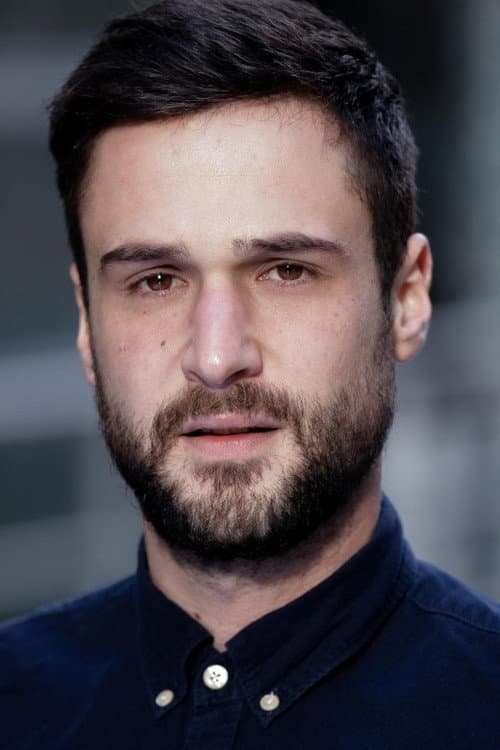 Alexis Barbosa headshot
