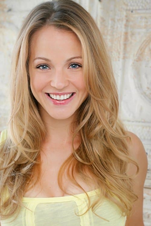 Amanda Clayton headshot