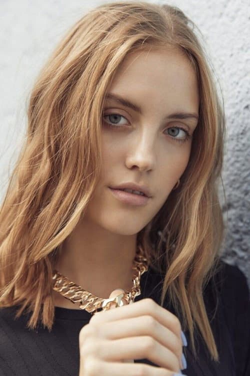 Lola Corfixen headshot