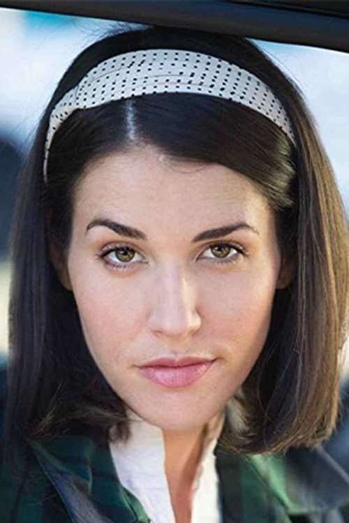 Ariel Hart headshot